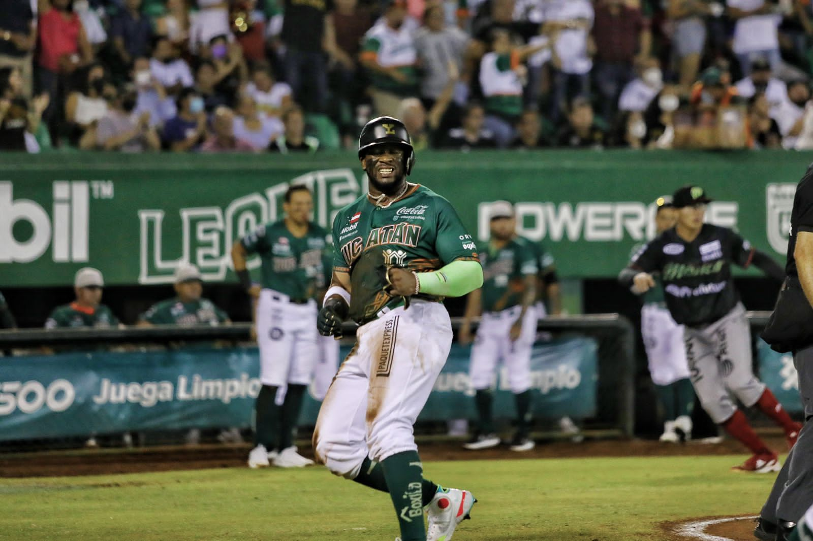 Los Leones Se Llevan La Serie Con Otro Juegazo: 2x1