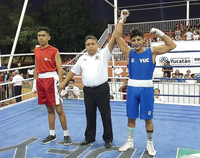 José Guillermo Keb Canul vs. Ángel Ramos rsc 1 semifinal fase estatal boxeo amateur del 140220 con réferi José Rafael González Carrillo en Kukulcán