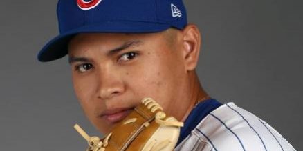 Manuel Bolón Rodríguez con uniforme de los Cachorros de Chicago, de perfil (2)