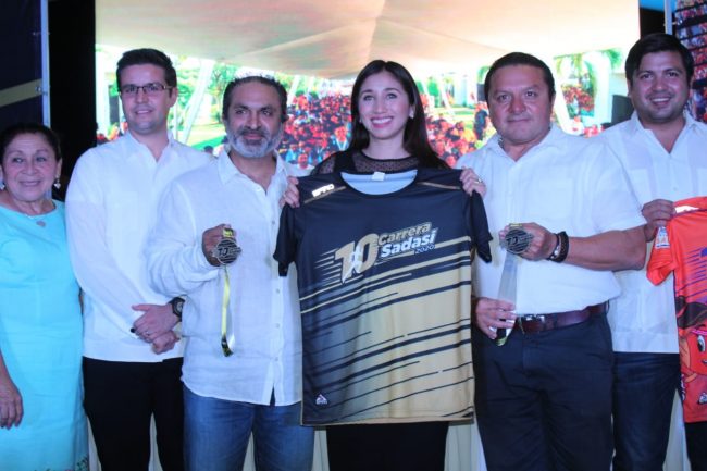 Miriam Canul Cob, Jorge Esteban Abud, Carolina López, Jesús Aguilar Aguilar presentación carrera Sadasi 2020 del 120220