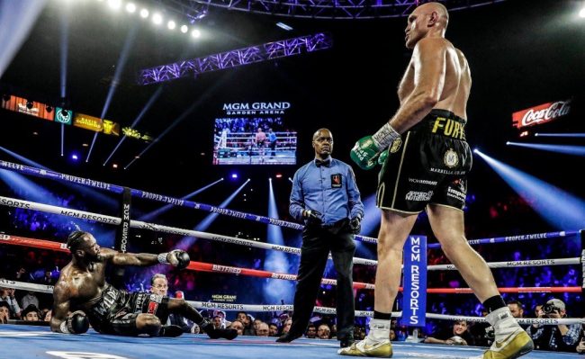 Tyson Fury vs. Deontay Wilder II gkot 7 campeonato mundial completo del CMB del 220220 en MGM Grand de Las Vegas, quitó el invicto con réferi Kenny Bayless