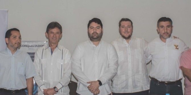 David Cárdenas Cortés, Carlos Sáenz Castillo, Erick Arellano, Aalejandro Orozco presentación Leones de Yuatán del 060320 en conquistador (2)