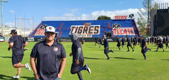 Fernando Valenzuela Burgos, inicio de pretemporada de los Tigres de Quintana Roo del 020320