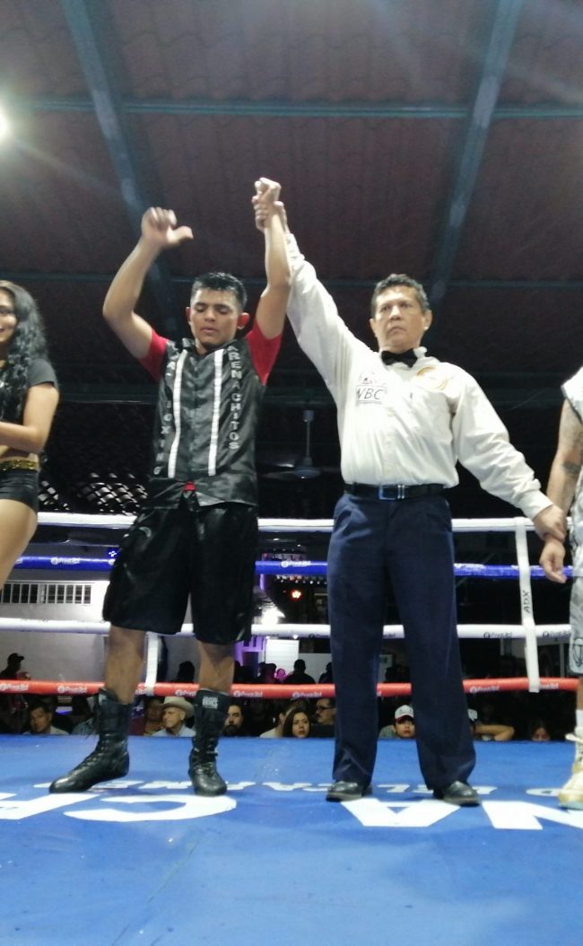 Leonardo Diamante Mosqueda vs. Jesús Guerrero Velázquez gdi 8 del 290220 en Ciudad del Carmen arena Chito, con réferi Rafael Chamaco Briceño