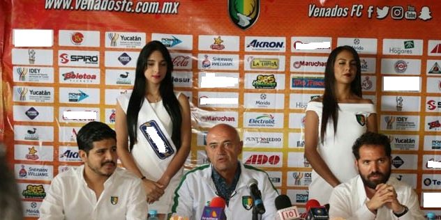 Rodolfo Rosas Cantillo presentando a José Luis Sánchez Solá cmo DT de los Venados (2)