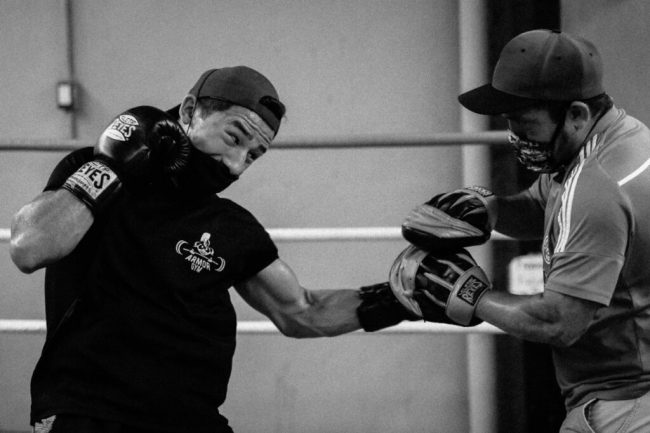 Pablo Rojo Peraza, entrenando con mascarilla por coronavirus con Mario Cortés WhatsApp-Image-2020-05-25-at-9.46.49-PM-1024×682