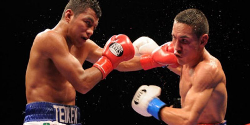 Román Chocolatito González vs. Juan Francisco Gallo Estrada gdu 12 retuvo campeonato mundial minimosca AMB 2012 en Los Ángeles