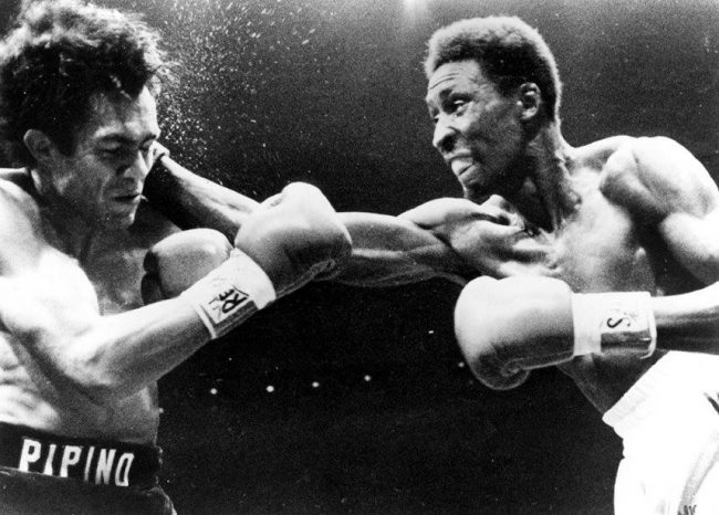Tommy Hearns vs. Pipino Cuevas por campeonato mundial wélter amb gkot 2 2 del 020880 Joe Louis Arena Detroit con Stanley Christodolou