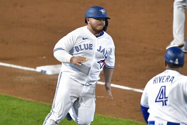 Alejandro Kirk, primer jonrón en Grandes ligas del 210920 contra los Yankees de Nueva York, como local, pero no en Toronto, por coronavirus