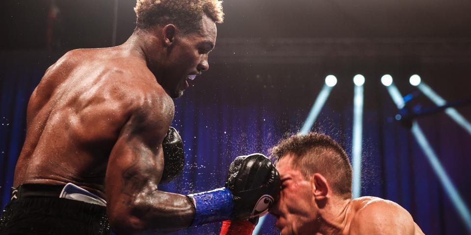 Jermall Charlo vs. Sergiy Derevyanchenko gdu-12 retuvo el campeonato mundial mediano del CMB 3 del 260920 en Uncasville