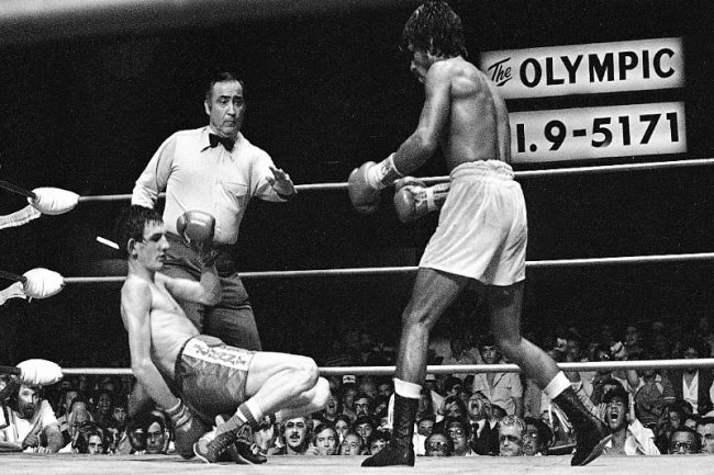 José Guadalupe Pintor vs. Johnny Owen campeonato mundial gallo del CMB gkot 1 del 190920 en Los Ángeles