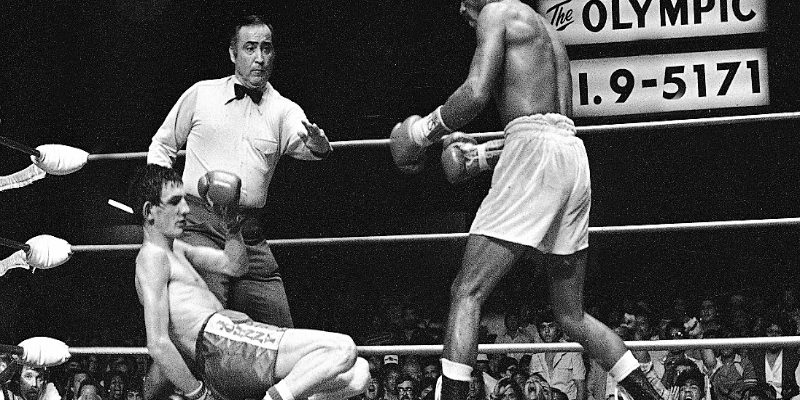 José Guadalupe Pintor vs. Johnny Owen campeonato mundial gallo del CMB gkot 1 del 190920 en Los Ángeles