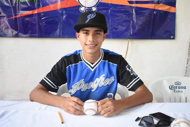Ángel Ramírez, prospecto firmado por los Leones de Yucatán el 021020