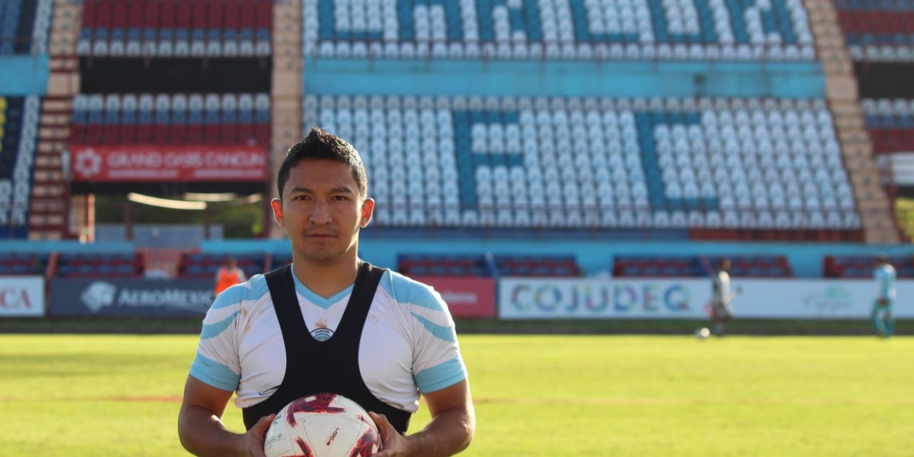 César Villaluz en su presentación con el Cancún F.C.