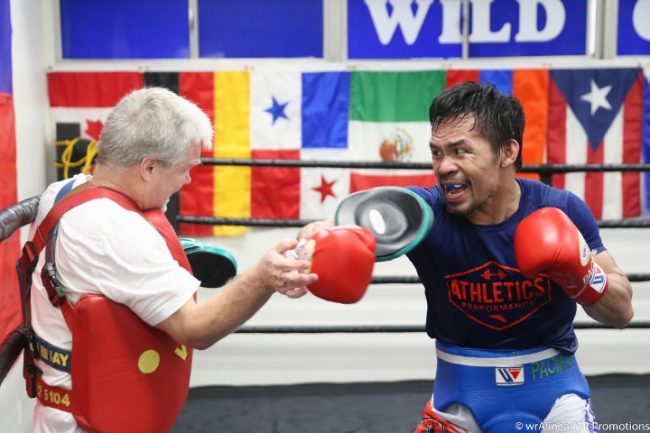 Manny Pacquiao con Freddy Roach haciendo manoplas diciembre 2018 wild car gym