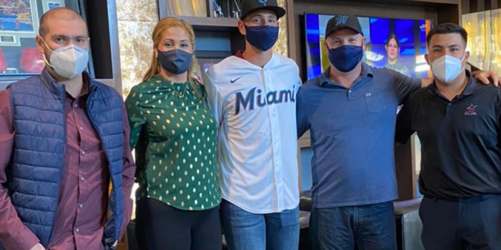 Pablo León Meza, prospecto de los Leones de Yucatán firmado por los Marlins de Miami del 180121 en Mazatlán