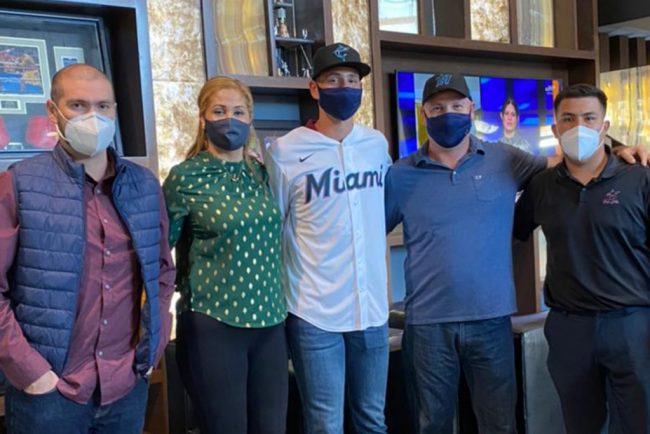 Pablo León Meza, prospecto de los Leones de Yucatán firmado por los Marlins de Miami del 180121 en Mazatlán