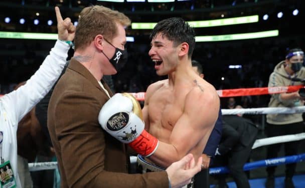 Ryan García vencedor de Luke Campbell gko 7 1 del 020121 en Dallas con Saúl Canelo Álvarez