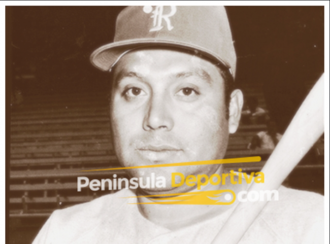 William Berzunza blandiendo bat con uniforme de los Broncos de Reynosa