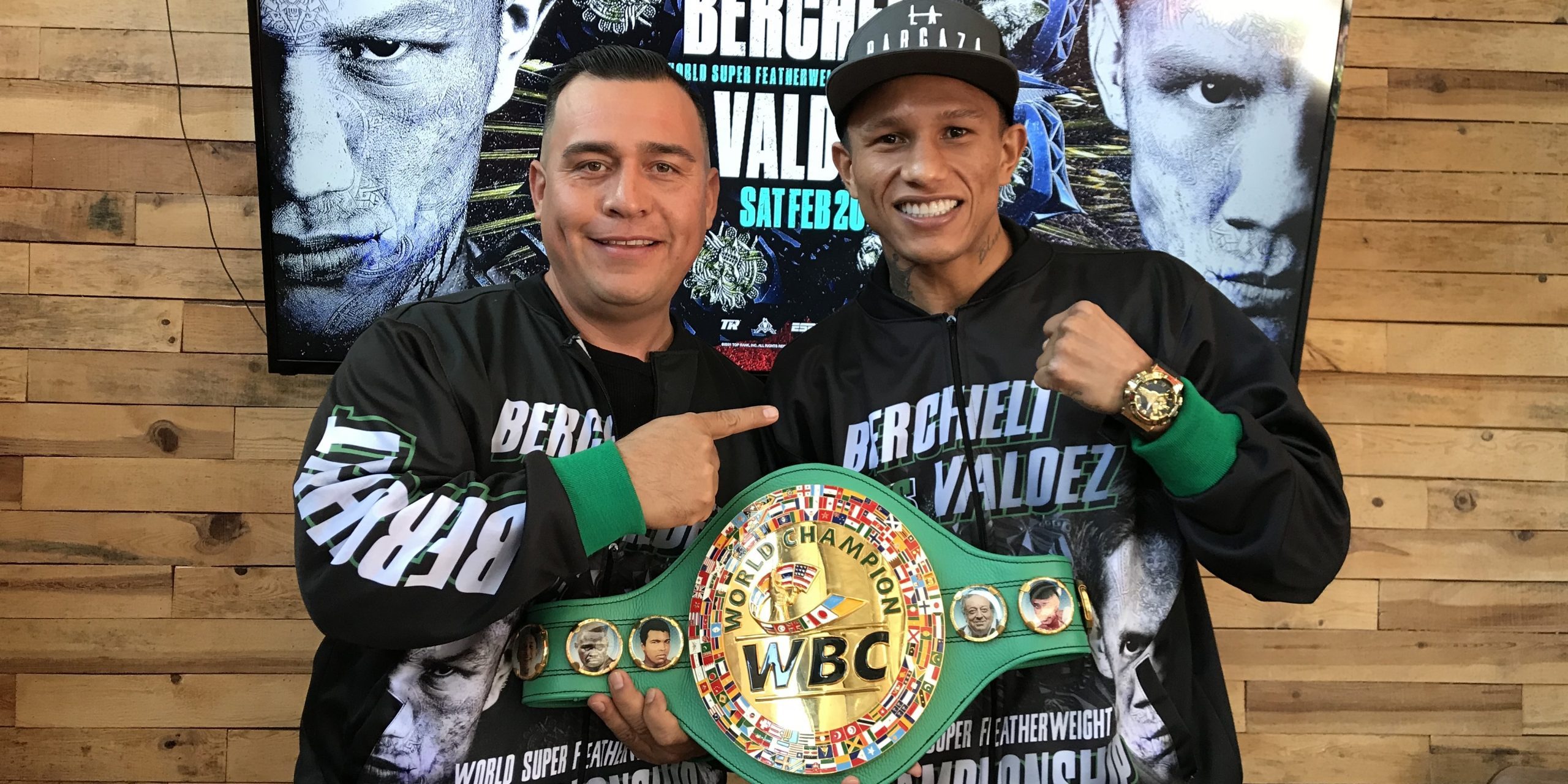 Miguel Berchelt con Alfredo Caballero