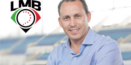 Horacio de la Vega con fondo de logo LMB Horacio de la Vega, en problemas