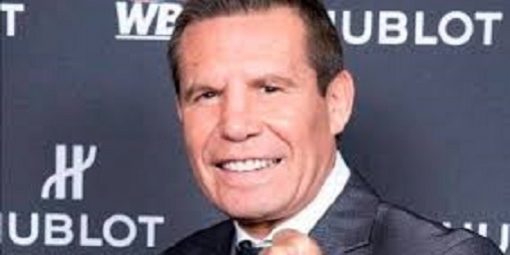 Julio César Chávez blandiendo el puño, buena foto