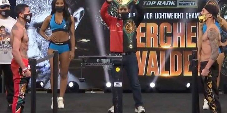 Miguel Berchelt pesaje vs. Óscar Valdez del 190221 en Burbuja del MGM 7a defensa campeonato mundial pluma del CMB Miguel Berchelt