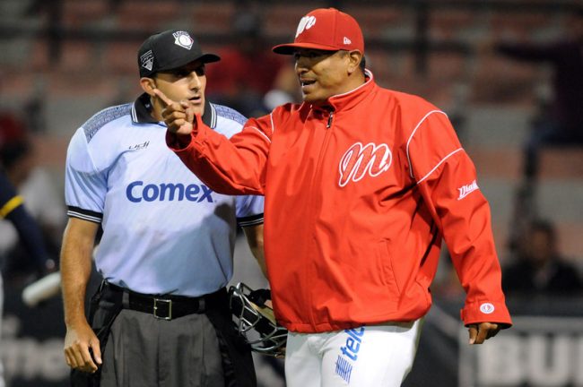Miguel Ojeda dirigiendo