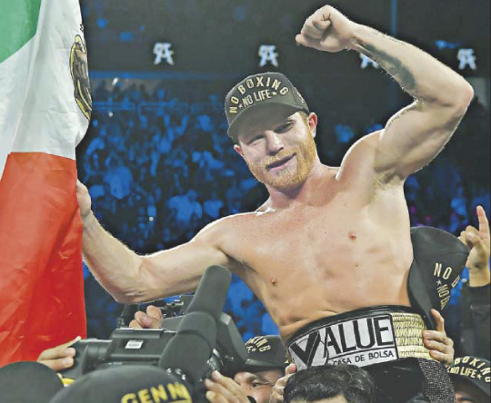 Saúl Canelo Álvarez vencedor de Gennady Golovkin gdm 12 y ganó campeonatos mundiales medio AMB y CMB 2 del 150918 en Las Vegas T-mobile Arena Saunders