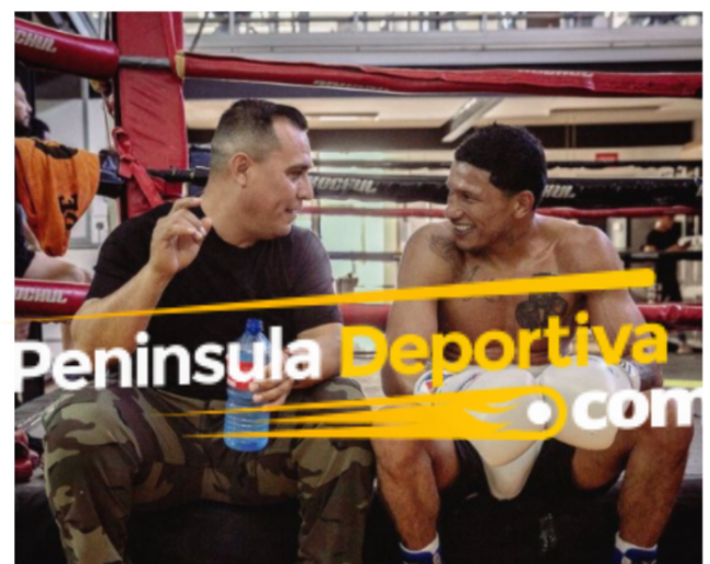 Alfredo Caballero con Miguel Berchelt fotocomposición gimnasio Kochul en Los Mochis