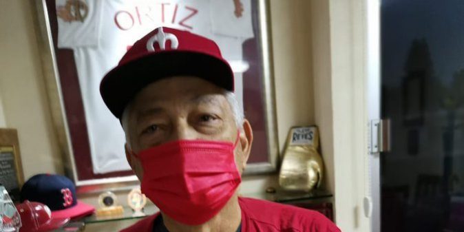 Alfredo Zurdo Ortiz en su casa Alfredo "Zurdo" Ortiz