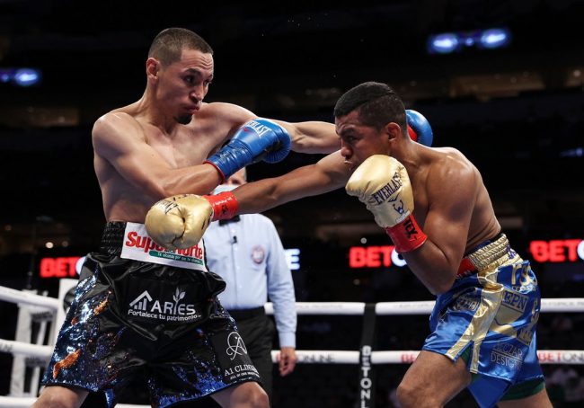 Juan Francisco Gallo Estrada vs. Román Chocolatito González GDD 12 retuvo campeonato mundial súpermosca del CMB y ganó súpercampeonato mundial súpermosca AMB del 130321 en Dallas