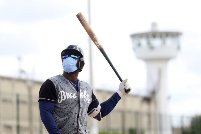 Randy Arozarena en penal de Mérida en juego amistoso del 120221