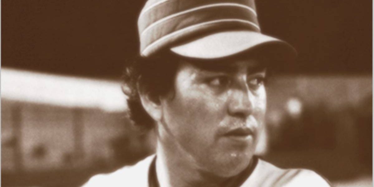 Salvador Colorado blanco y negro