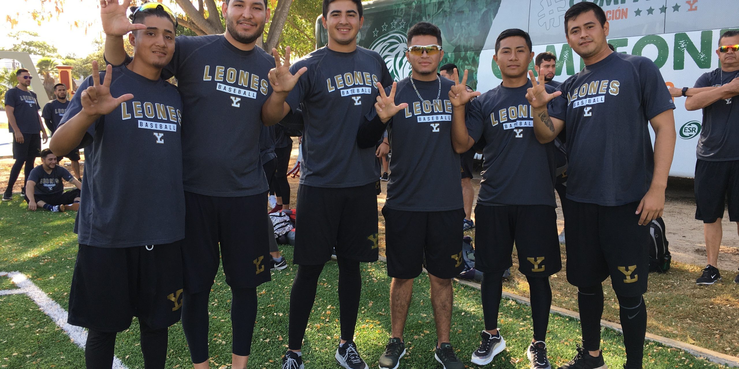 Saúl Vázquez, Rafael Ordaz, Domine Quijano, Iván Solís, Rusell Uicab y Luis Montero