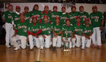 beisbolistas del CECYTEY de Yucatán, ganadores del 3er sitios en los juegos nacionales de ese subsistema educativo en noviembre de 2010 CECYTEY