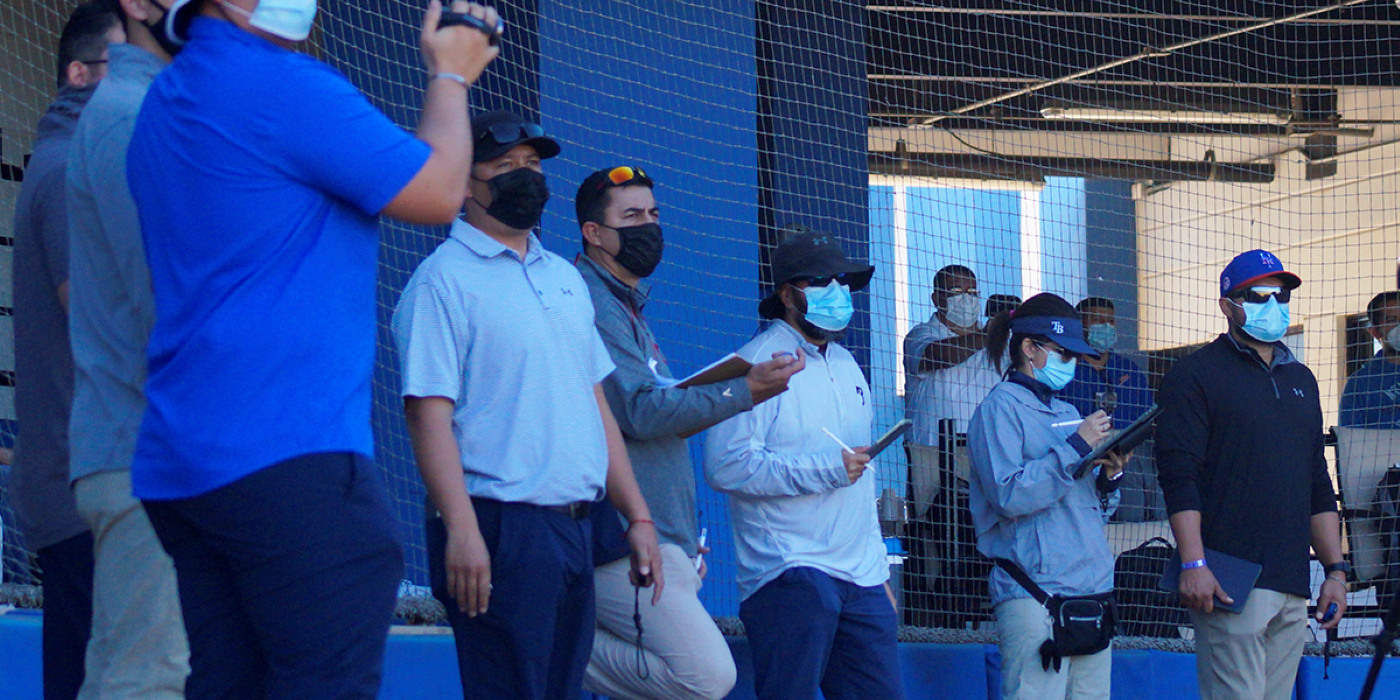 scouts de los Leones de Yucatán en showcase en Mazatlán del 260421 scouts