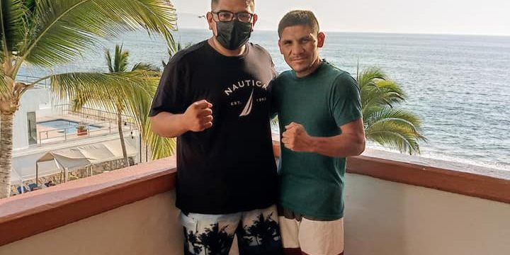 Alberto Malachito Chuc con Abraham Falcón del 140521 en Puerto Vallarta, Jalisco, para pelea con Sampedro