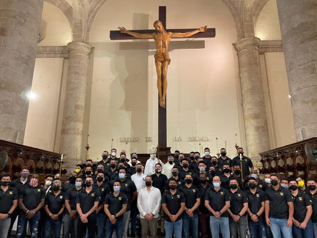 Leones de Yucatán misa previa al inicio de la temporada 2021 del 200521 en Catedral de Mérida