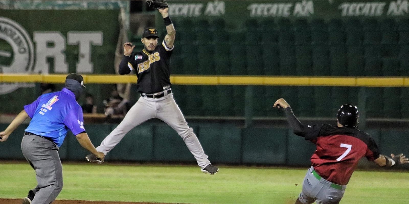 Leones de Yucatán vs. Olmecas de Tabasco 9o juego pretemporada 8×5 del 090521 en Mérida, Jorge Flores, buena foto