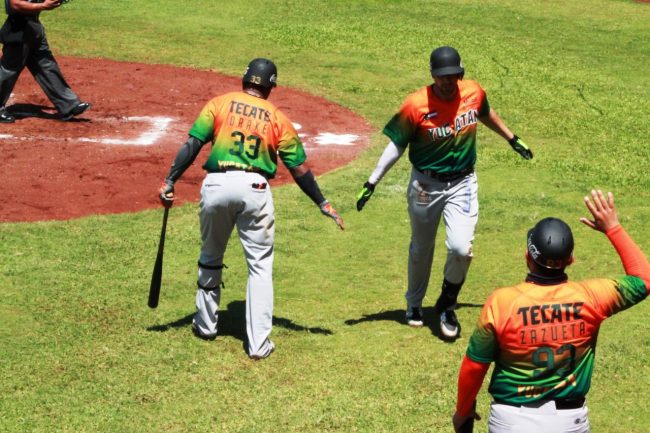 Leones de Yucatán vs. Piratas de Campeche, juego inaugural campaña 2021 tras coronavirus, pospuesto tres veces 7×3 del 240521 en Campeche, primer juego de Francisco Campos como mánager