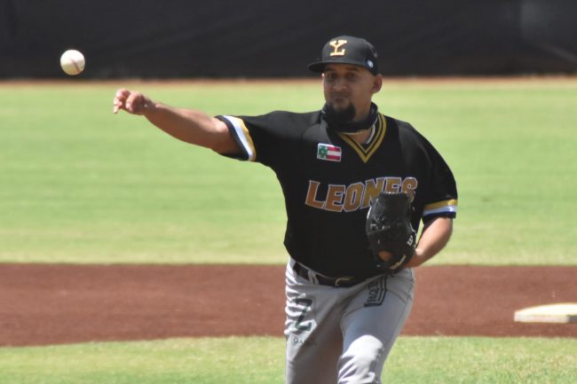 Piratas de Campeche vs. Leones de Yucatán juego de pretemporada 12×1 del 120521 en Campeche 1o de dos juegos en el mismo día, uno en Campeche y otro en Mérida, Yoanner Negrín, pítcher derrotado