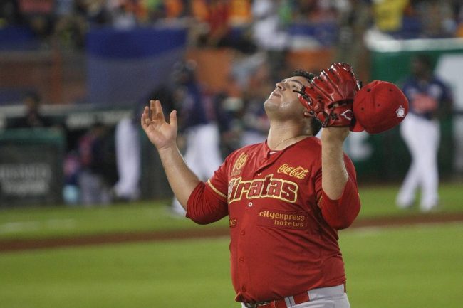 Piratas de Campeche vs. Tigres de Quintana Roo 3er y 5o juegos, 2o de la serie, serie para los Piratas, 11×4 del 260521 en Cancún, primera serie de Francisco Campos como mánager