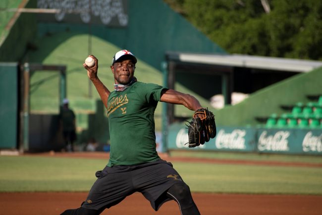 Radhamés Liz entrenamiento pretemporada Leones de Yucatán del 180421 en parque Kukulcán