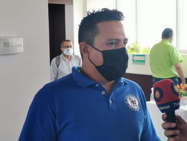 Santiago Huchim, entrevista con Rígel Campos del 240521 en Hotel Mesón de la Luna rueda de prensa de candidata panista