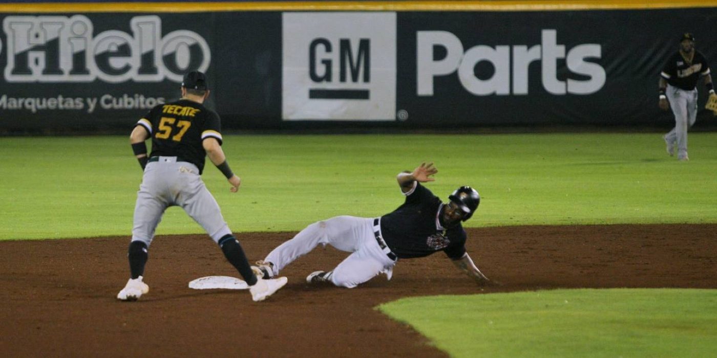 Tigres de Quintana Roo vs. Leones de Yucatán 7o juego de pretemporada de los Leones 7×2 del 070521 en Cancún,Wálter Ibarra