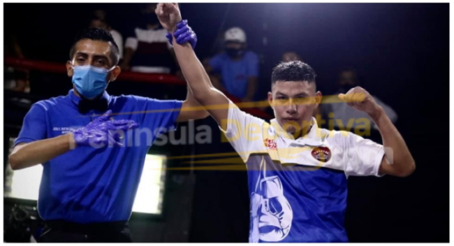 Zaíd Colorado Rejón vencedor de Erick Gusano Chávez GDU-6 y le quitó el invicto 60 53 en tres tarjetas del 130521 en Grupo Sipse con réferi José Matos con marca de agua