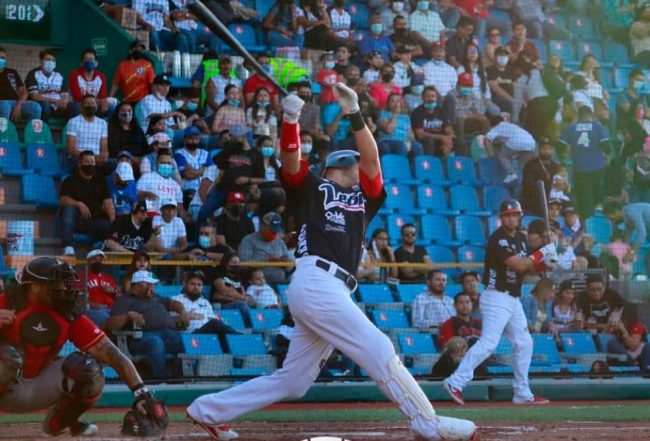 Bravos de León vs. Piratas de Campeche, juego 20, 3o de la serie, barrida para los Bravos, 5×1 del 170621 en León
