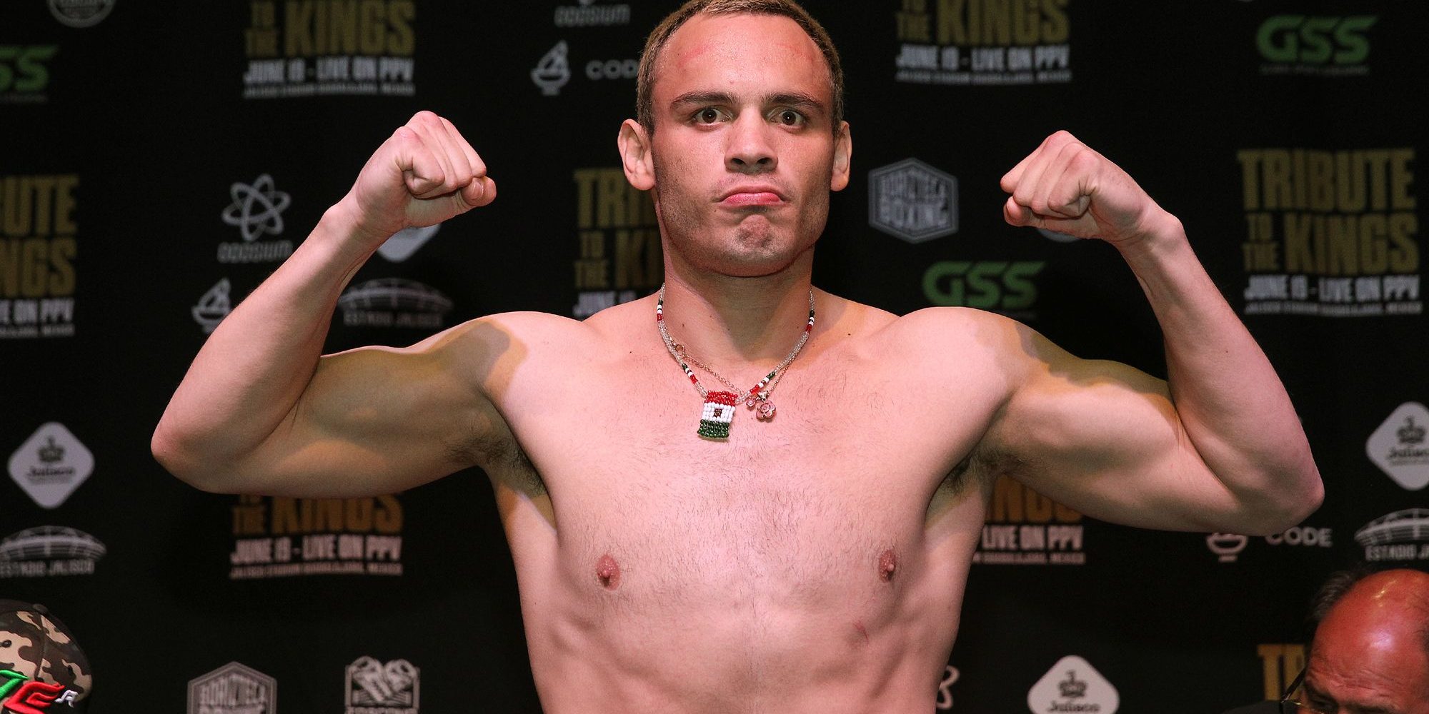 Julio César Chávez jr. pesaje vs. Anderson Silva no dio el peso y le costó 100 mil dólares, del 180621 en Guadalajara, función de despedida de su papá Julio César Chávez jr.