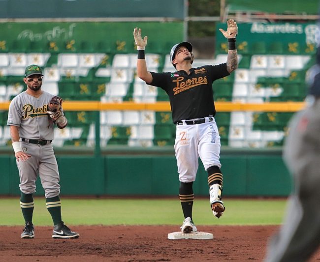 Leones de Yucatán vs. Pericos de Puebla, juego 31, 3o de la serie, serie para los Leones, 14×1 del 270621 en Mérida